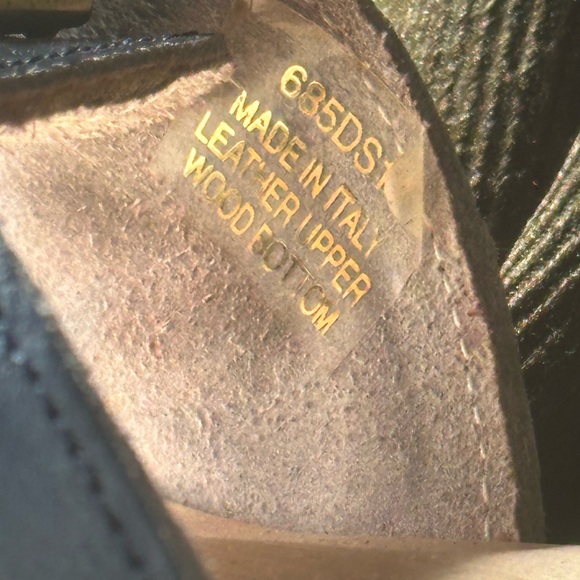 Original Vintage Dr. Scholl's Navy & Gold slip ons -made in Italy-like new - Picture 4 of 6